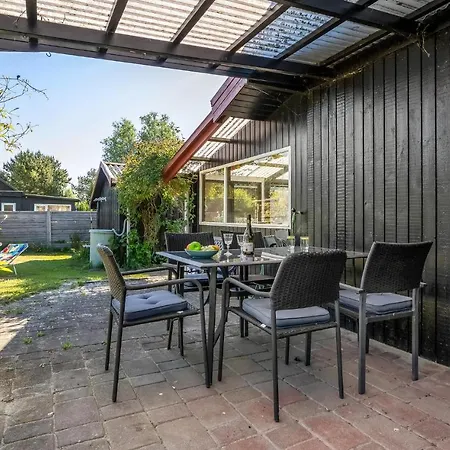 Vakantiehuis Three-bedroom In *