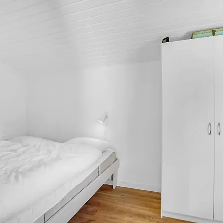 Three-bedroom In Vakantiehuis Rødby