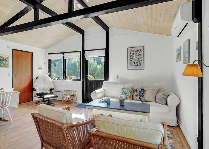 Three-bedroom In Holiday home